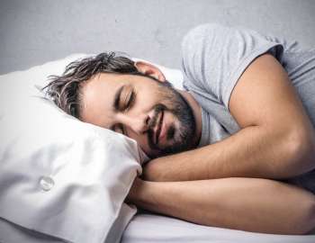 Orang dewasa membutuhkan sekitar 7-9 jam tidur per malam