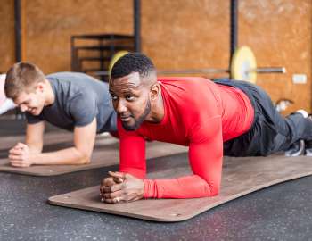 latihan core muscle penting untuk menjaga keseimbangan dan kekuatan tubuh 