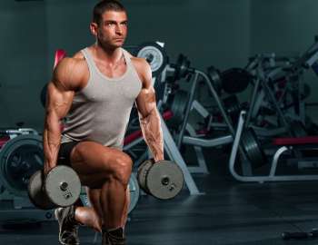 Lunges dapat melatih otot paha dan glutes