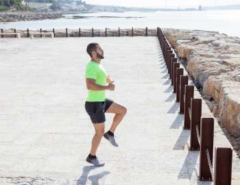 jogging di tempat merupakan fondasi yang kokoh untuk memulai aktivitas olahraga