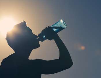 air berperan penting untuk menjaga stamina dan performa fisik