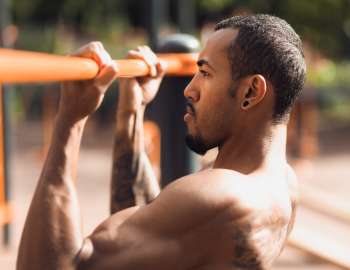 grip supinated adalah posisi chin up dengan tangan menghadap ke dalam