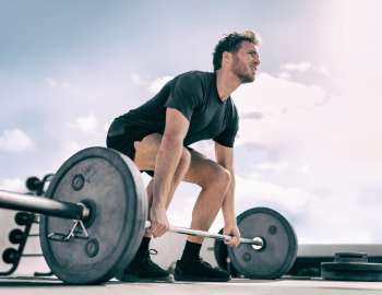 latihan barbel deadlift memperkuat otot inti