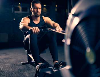 rowing machine adalah salah satu olahraga kardio di gym 