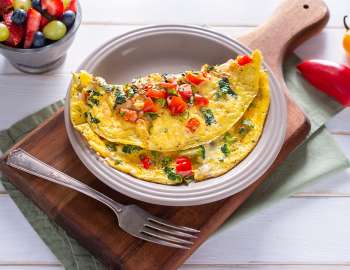 omelet sayuran dipadukan dengan keju cottage bagus untuk diet 