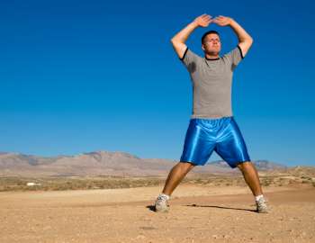 jumping jacks adalah olahraga kardio yang simpel