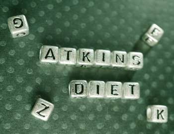 Diet atkins adalah pengurangan konsumsi karbohidrat