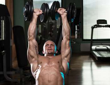 Incline bench press lebih menargetkan otot dada bagian atas